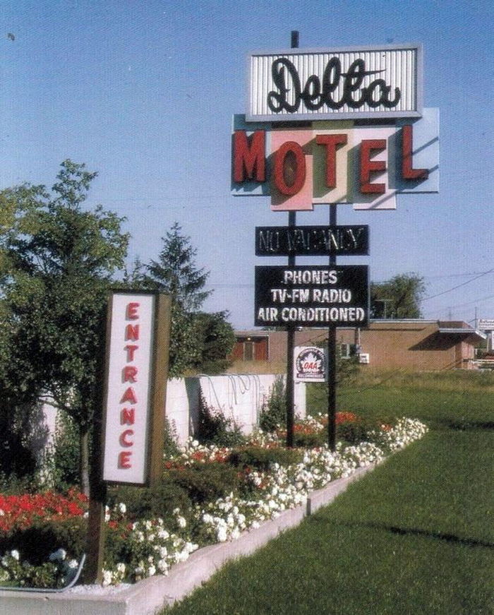 Delta Motel (Careys Motel) - Vintage Slide Photo From Zeke